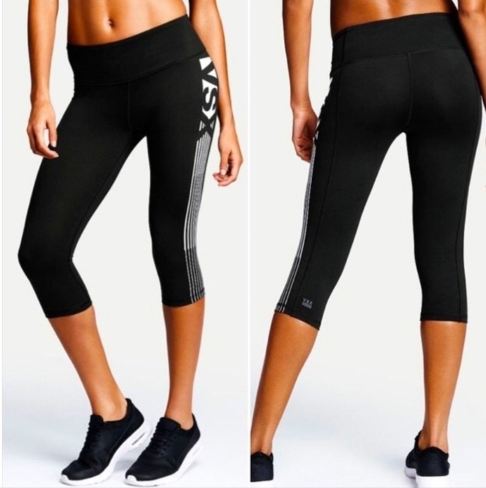 Victoria Secret VSX Sport Knockout Crop Capri Leggings